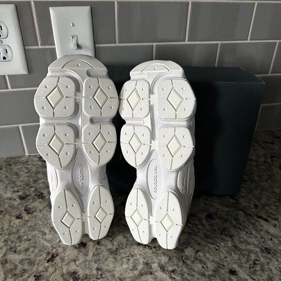 Brand New 9060 in Triple White (Big Kids 5.5/Womens 7) - Picture 2 of 7